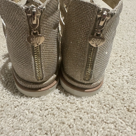 Stuart Weitzman Girls Rain Star Flat Sandal Size 5 NWOT - Picture 8 of 12